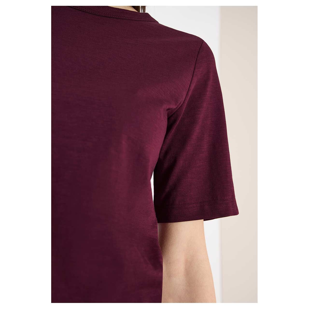 Damen T-Shirt Solid Slubyarn von Cecil in Lila meliert, Detailansicht vorne