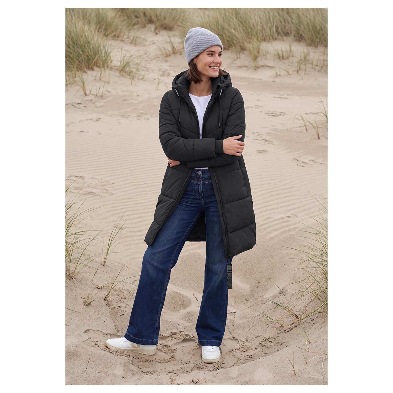 Damen Mantel Long Quilted von Cecil in Schwarz, Ganzkörperansicht am Model