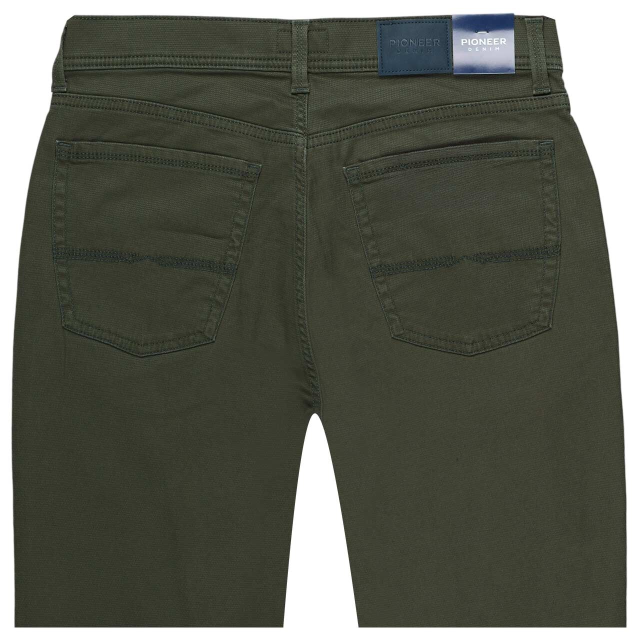 Stretch Herren Baumwollhose Rando in Dunkelgrün von Pioneer, detaillierte Rückansicht