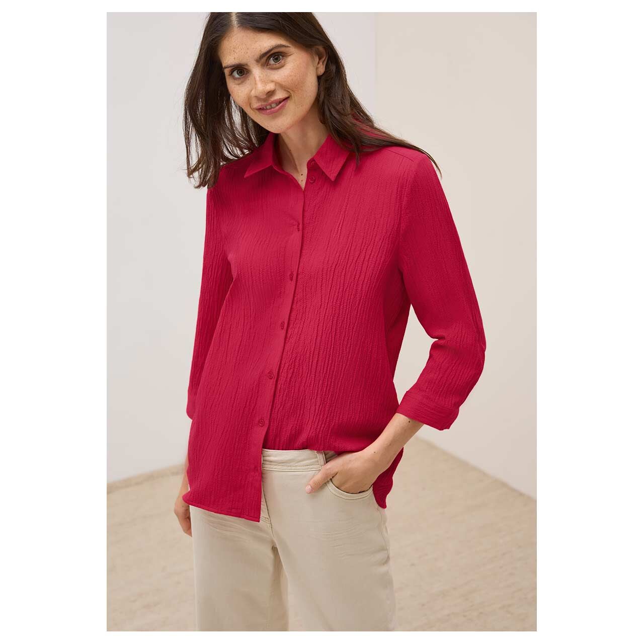 Damen 3/4 Arm Bluse Solid Structure von Cecil in Rot, Vorderansicht am Model