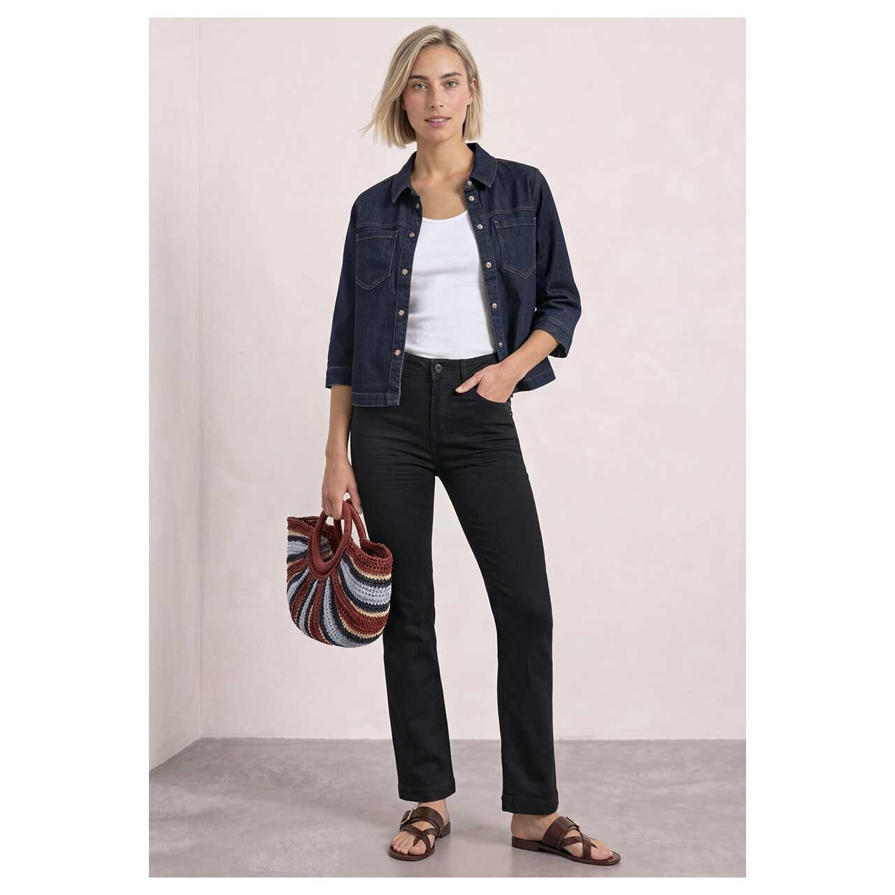 Damenjeans Blaire von Street One in Schwarz, Ganzkörperansicht am Model