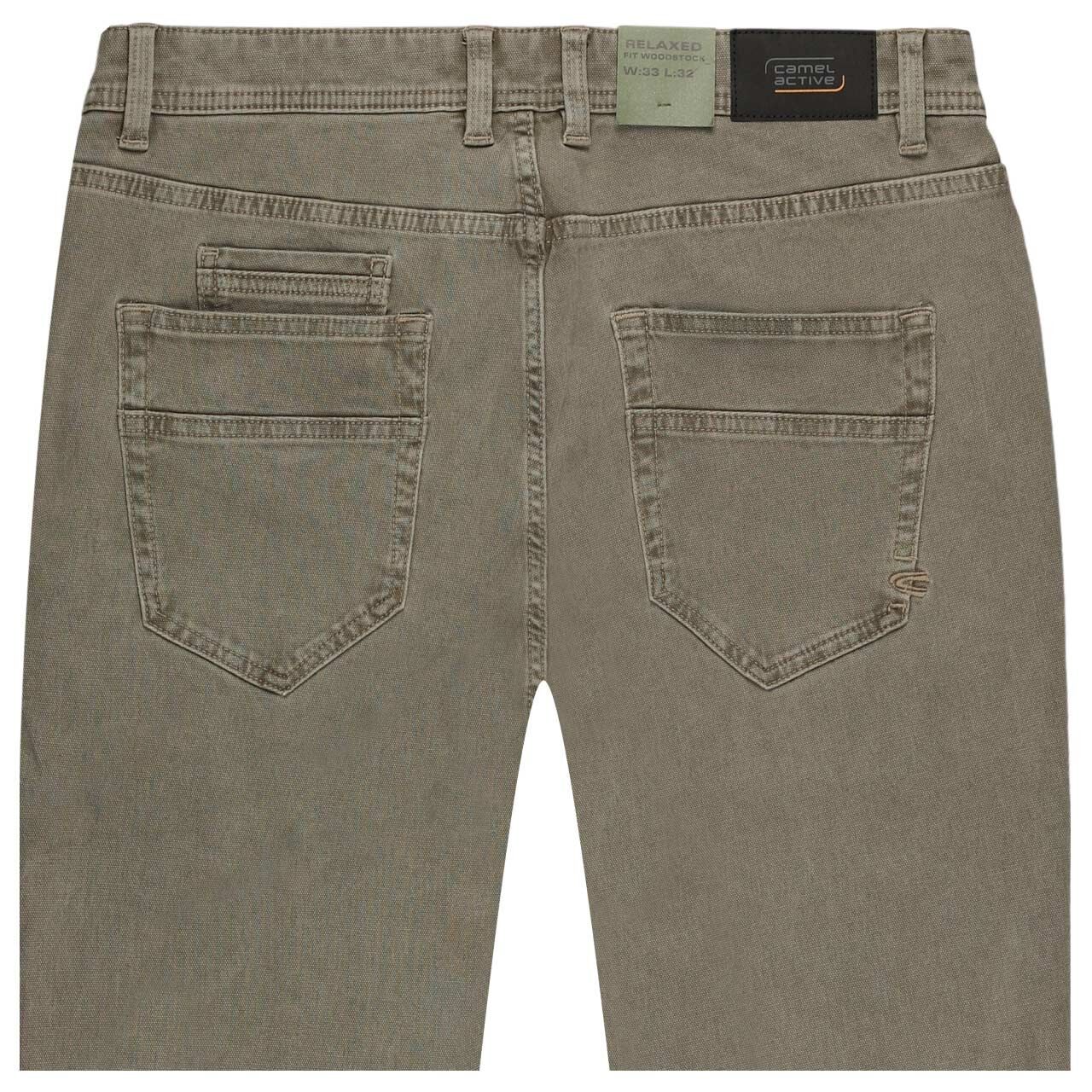 Stretch Herrenjeans Woodstock von Camel active in Salbeigrün, detaillierte Rückansicht