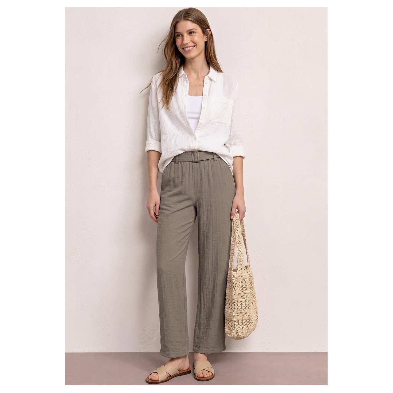 Damenhose Wide Leg von Street One in Beige, Ganzkörperansicht am Model