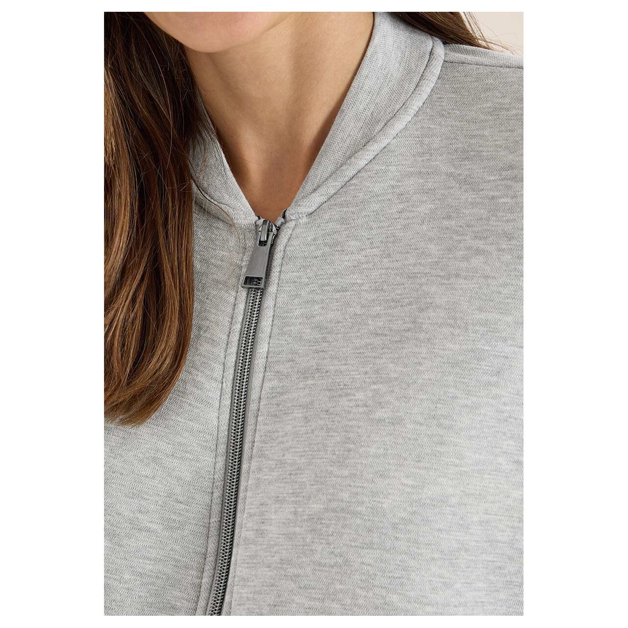 Damen Sweatjacke Soft Piqué von Cecil in Hellgrau meliert, detaillierte Vorderansicht am Model
