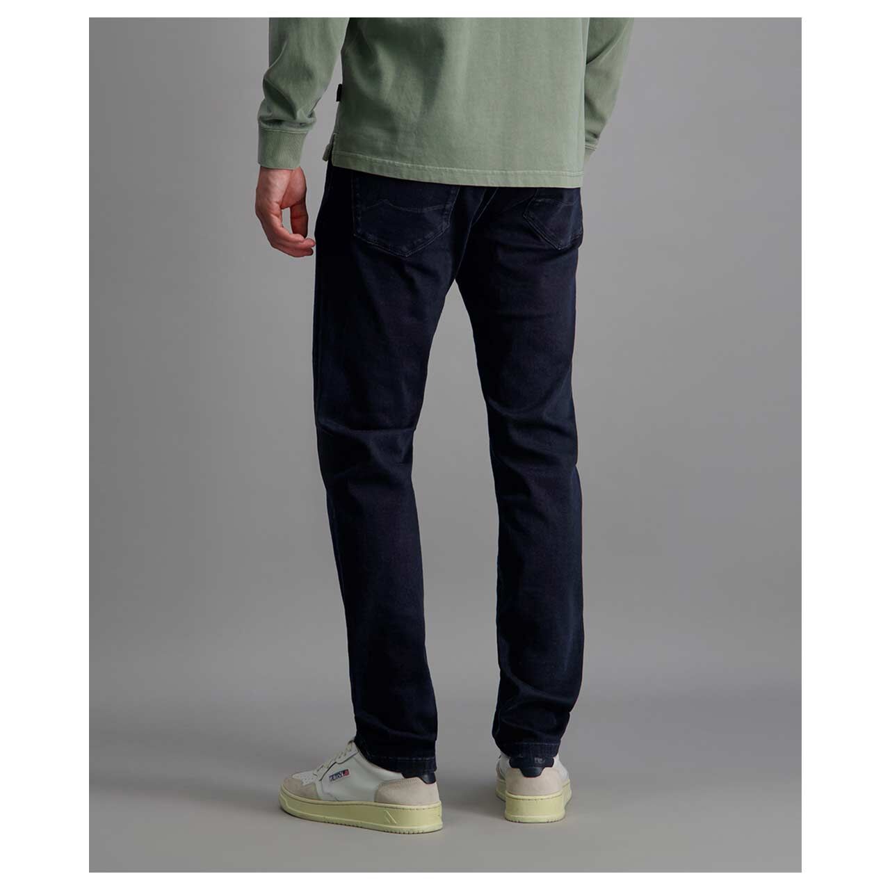 Stretch Herrenjeans Eric Megaflex in Dunkelblau, Rückansicht am Model