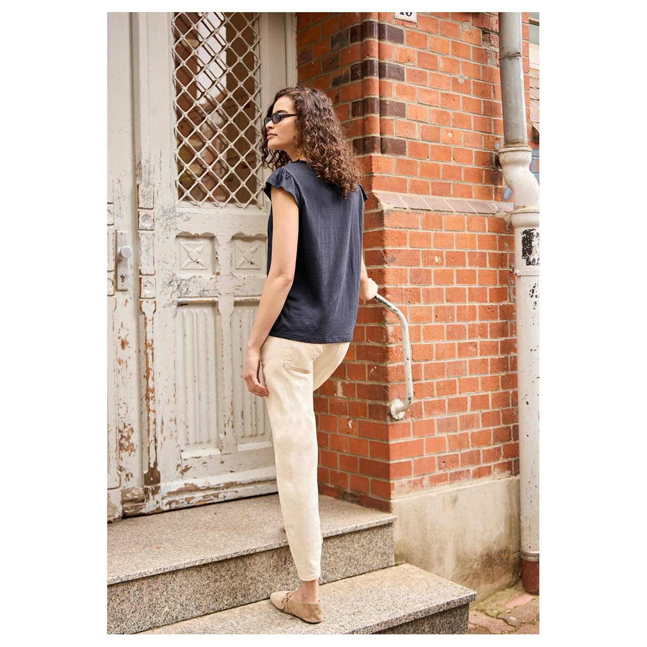 Damen T-Shirt Frill Neck von Street One Studio in Dunkelblau meliert, Rückansicht am Model