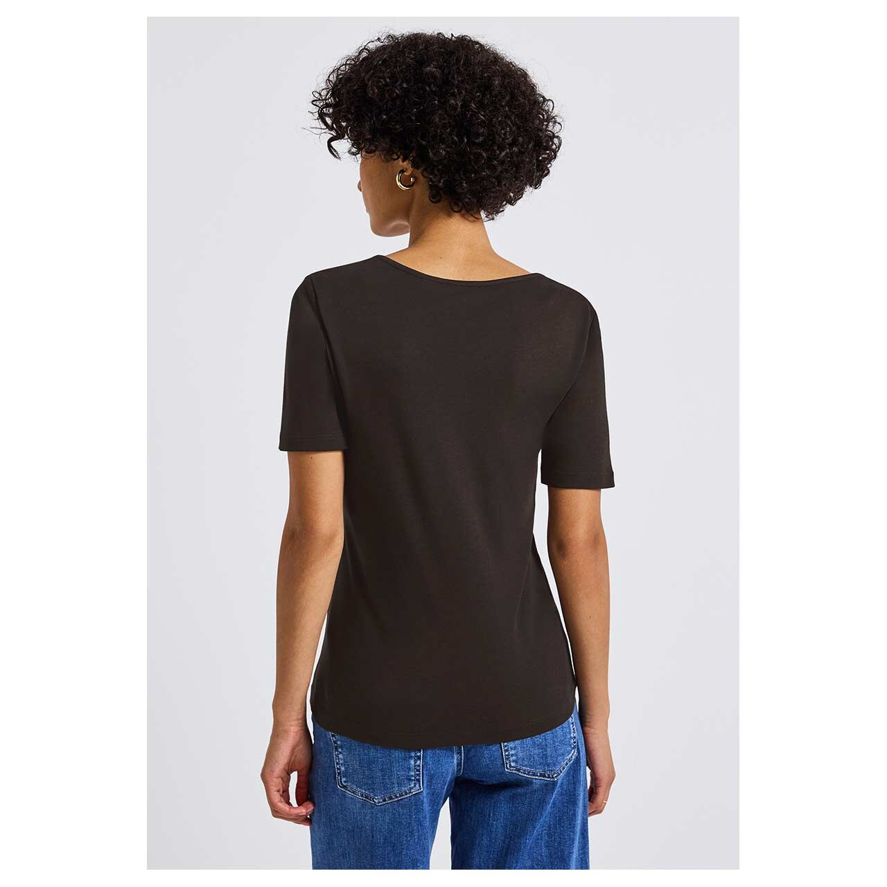 Damen T-Shirt Heart Neckline von Street One in Dunkelbraun, Rückansicht am Model