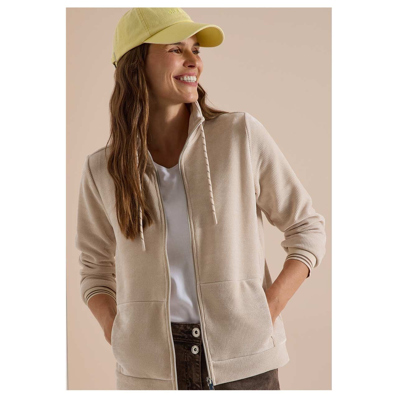 Damen Cord Shirt Jacke Soft Jacket von Cecil in Beige, Vorderansicht am Model offen