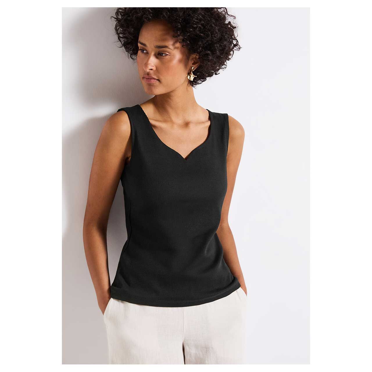 Damen Top Gania von Street One in Schwarz mit der Farbnummer 10001, Ganzkörper