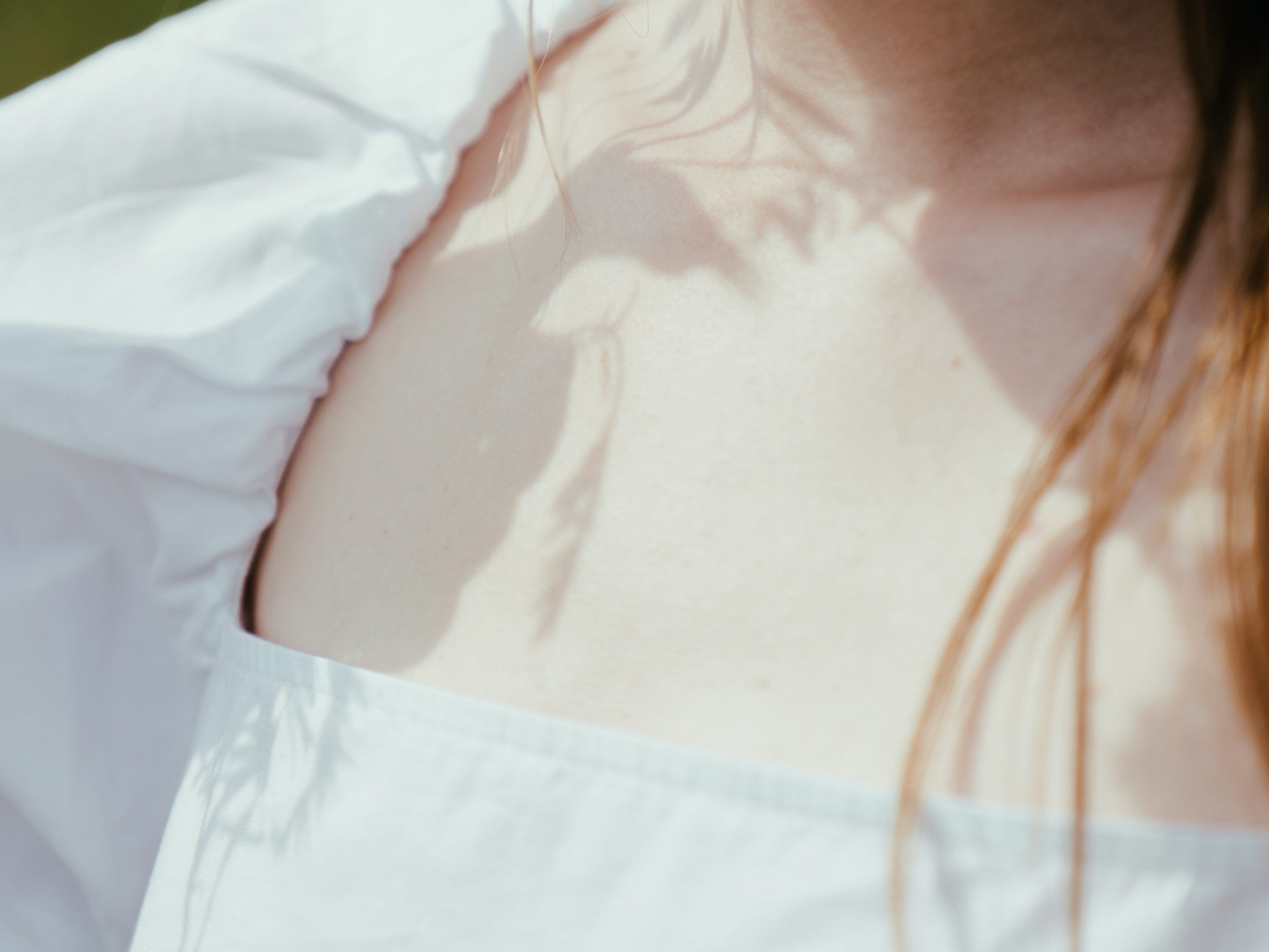 Weiße Bluse mit eckigem Ausschnitt