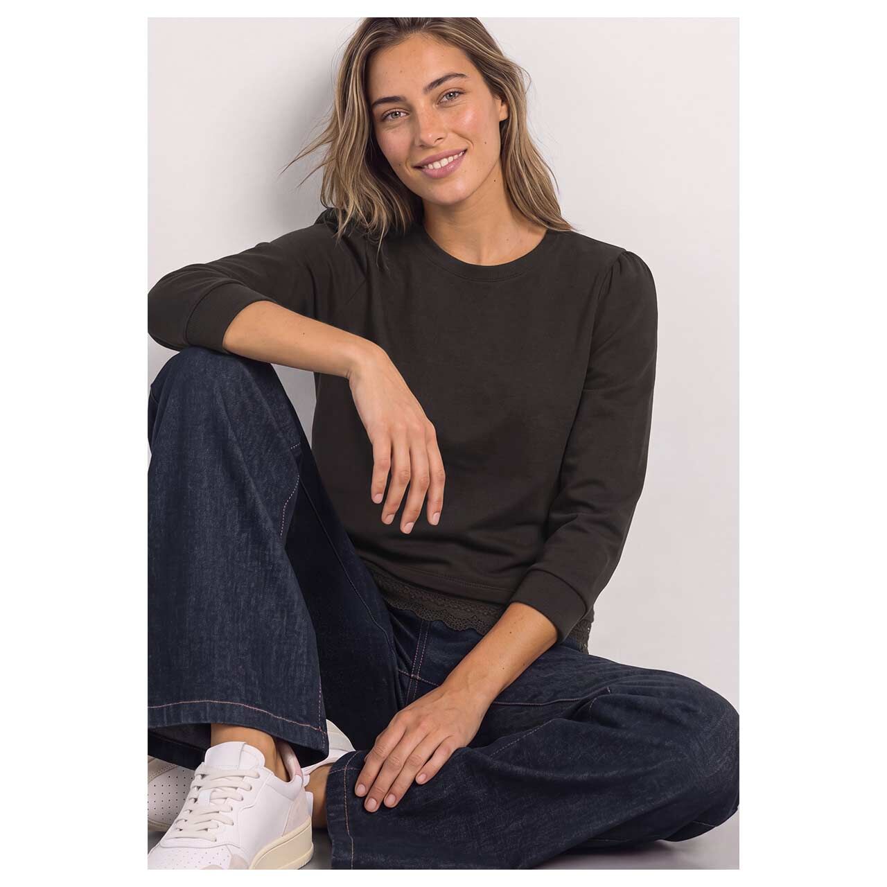 Street One Damen 3/4 Arm Shirt Lace Bottom in Dunkelbraun, detaillierte Vorderansicht am Model