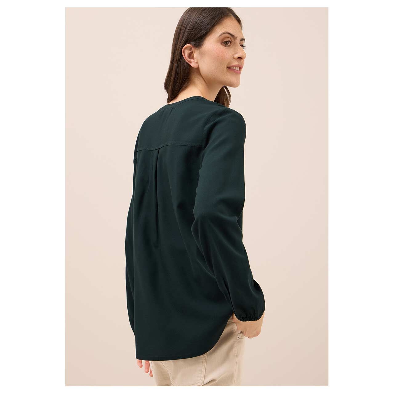 Damen Langarm Bluse Solid von Cecil in Dunkelgrün, Seitenansicht am Model