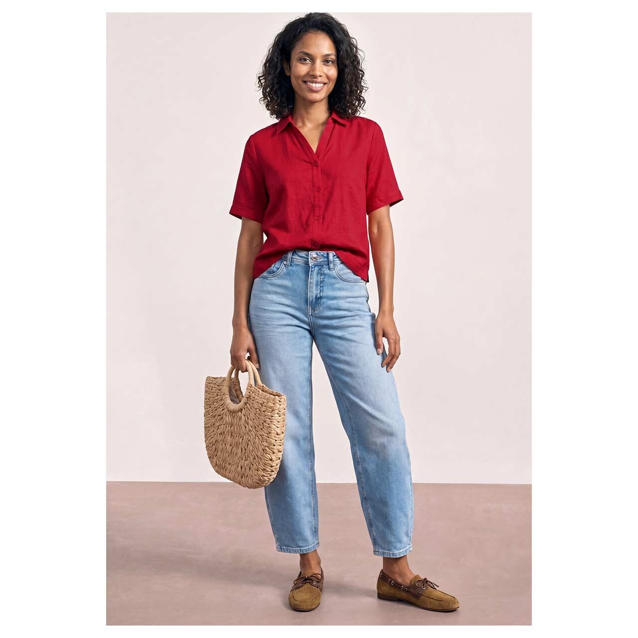 Damen Kurzarm Bluse Shirtcollar von Street One in Rot, Ganzkörperansicht am Model