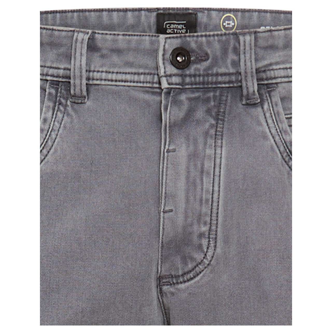 Stretch Herrenjeans Woodstock von Camel active in Grau, Detailansicht Verschlussknopf