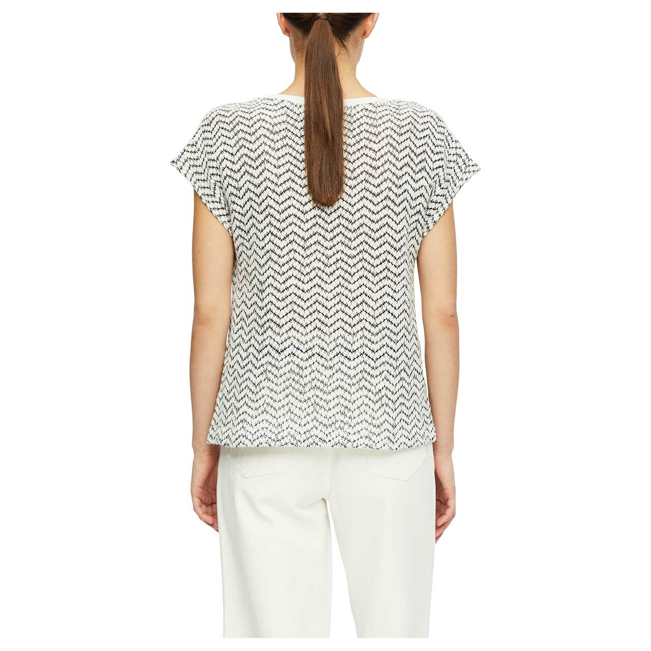 Damen T-Shirt von Comma in Cremeweiß gestreift, Rückansicht am Model