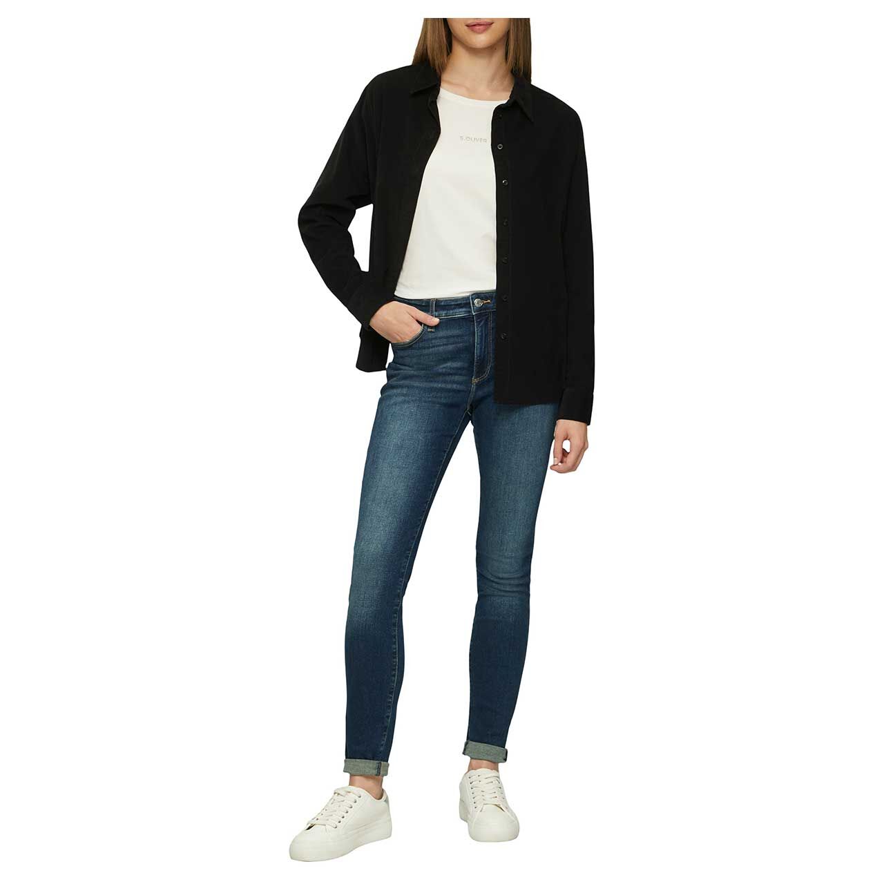 Stretch Damenjeans Izabell von s.Oliver in Blau verwaschen mit der Farbnummer 56Z4, Outfit