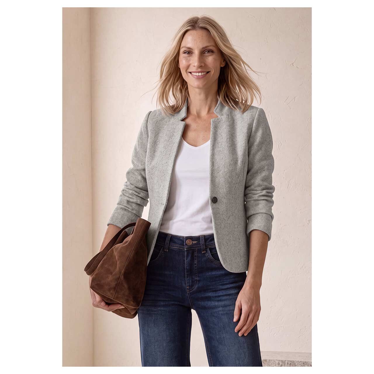 Damen Blazer Herringbone von Street One in Beige mit Print, Vorderansicht am Model