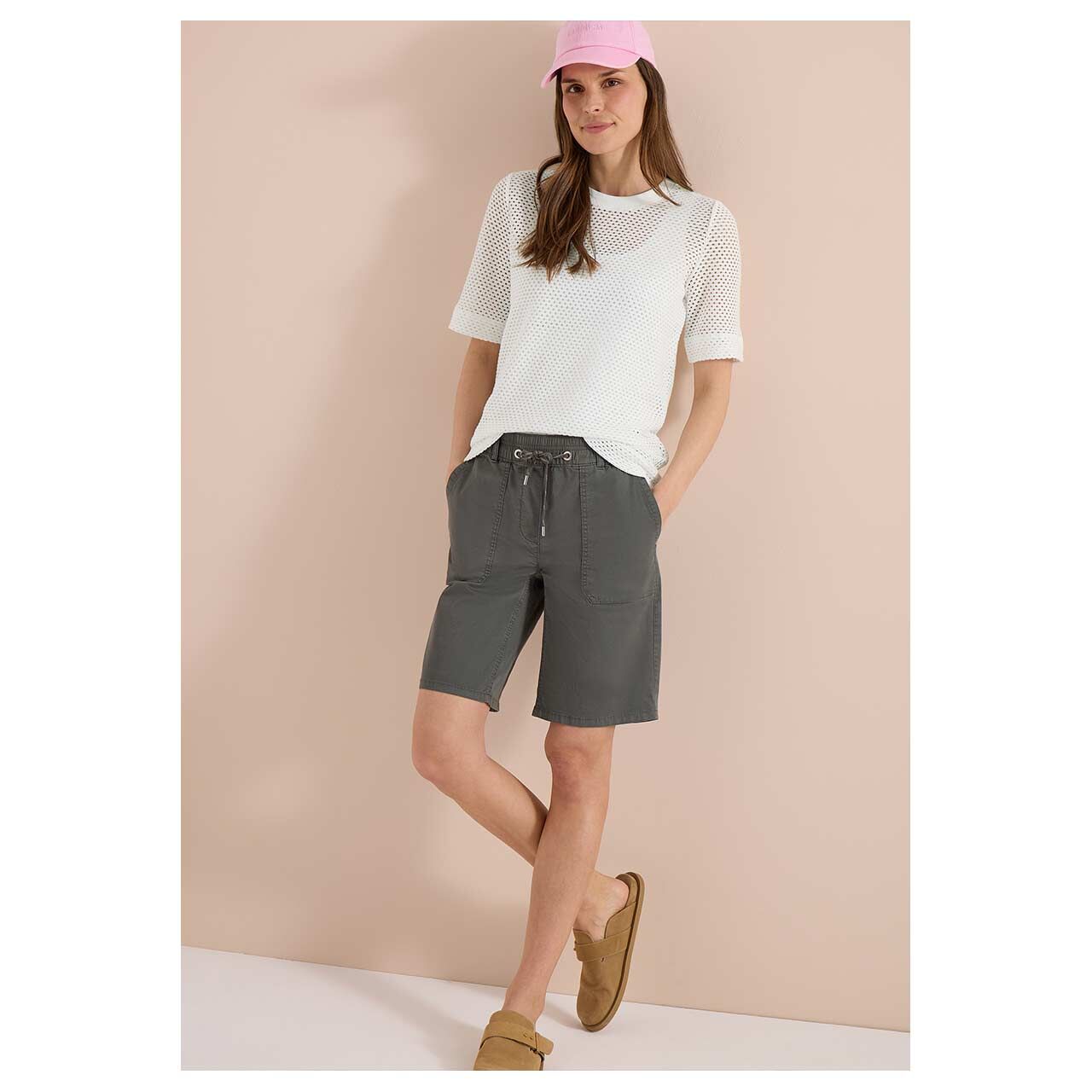 Damen T-Shirt Ajour Knit von cecil in Cremeweiß, Ganzkörperansicht am Model