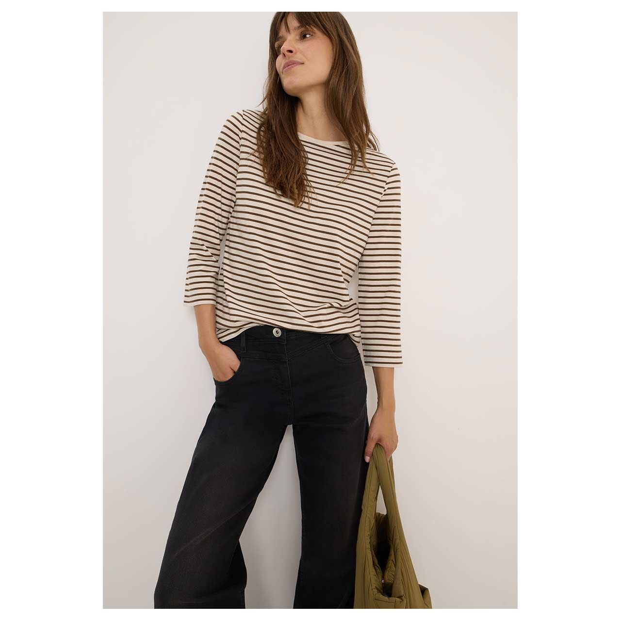 Damen 3/4 Arm Shirt Basic Stripe Boatneck von Cecil in Hellbeige gestreift, Vorderansicht am Model