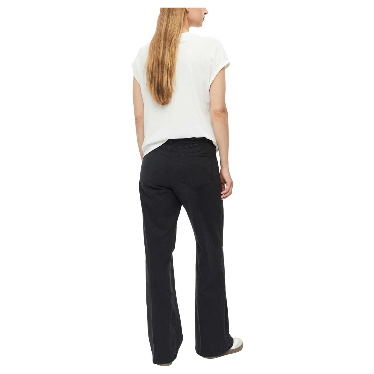 Damenjeans Suri von s.Oliver in Schwarz, Rückansicht am Model