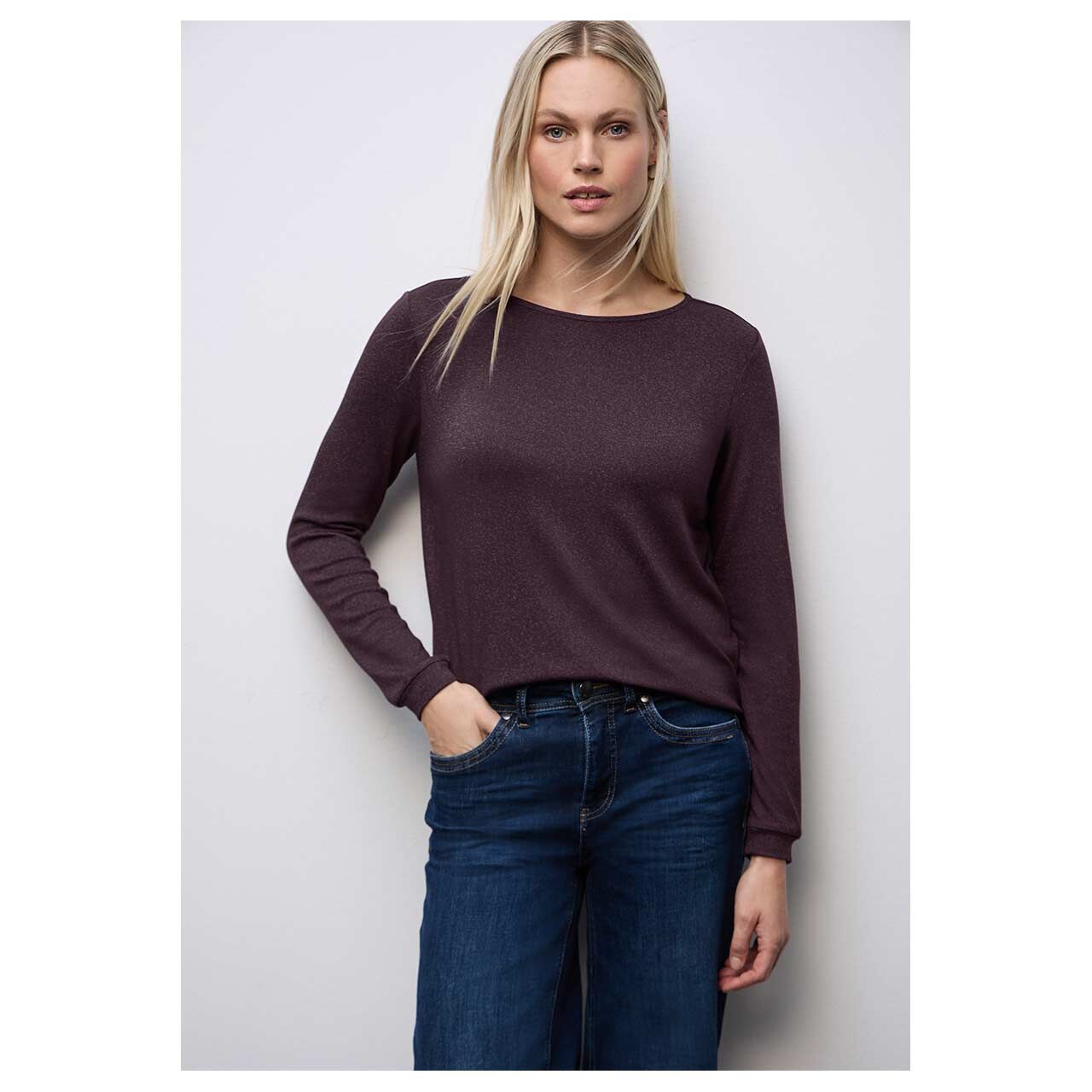 Damen Langarm Shirt Fine Shiny Knit Look von Street One in Lila, Vorderansicht am Model