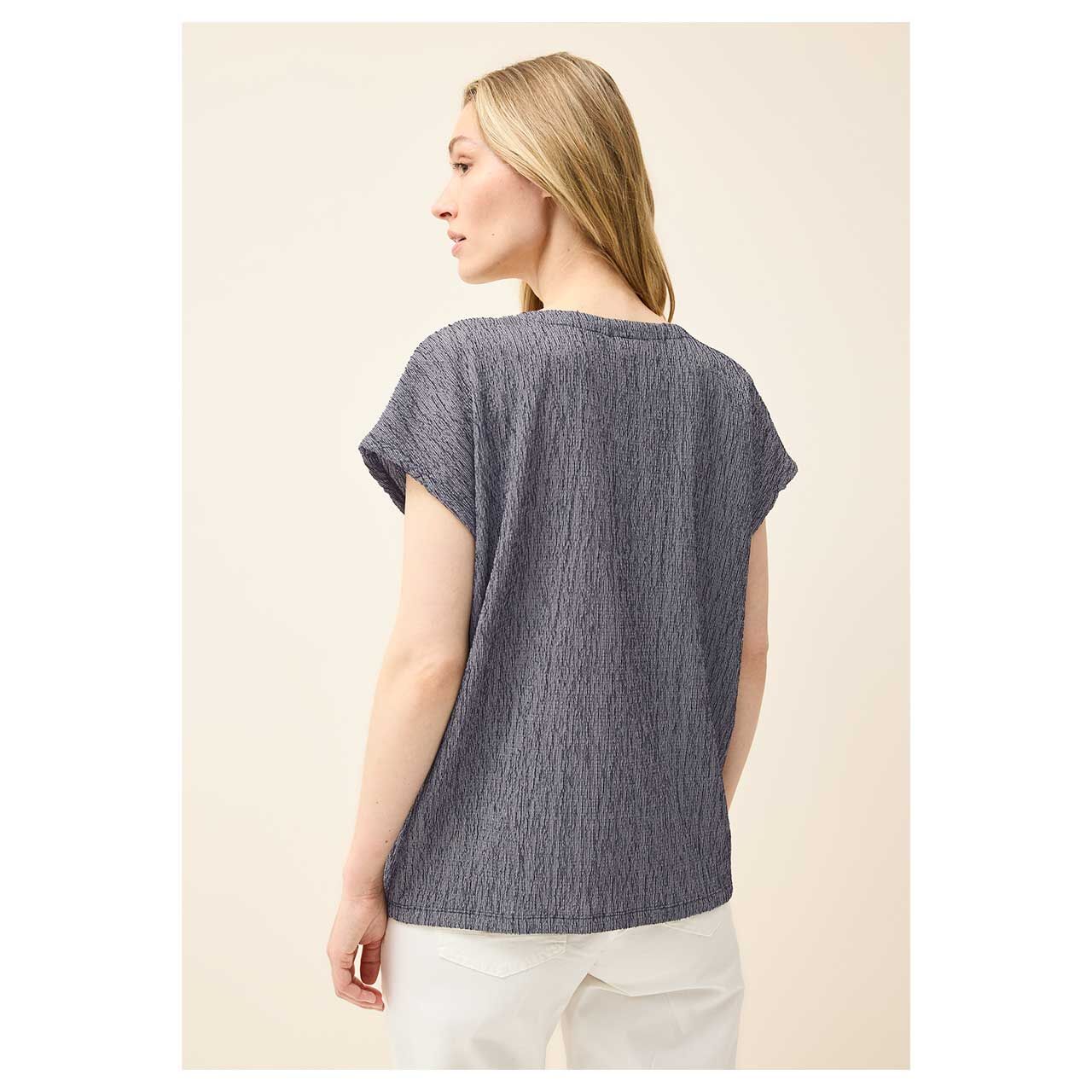 Rückansicht des getragenen Damen T-Shirts Crepe Structure V-Neck von Cecil in Dunkelblau mit Print