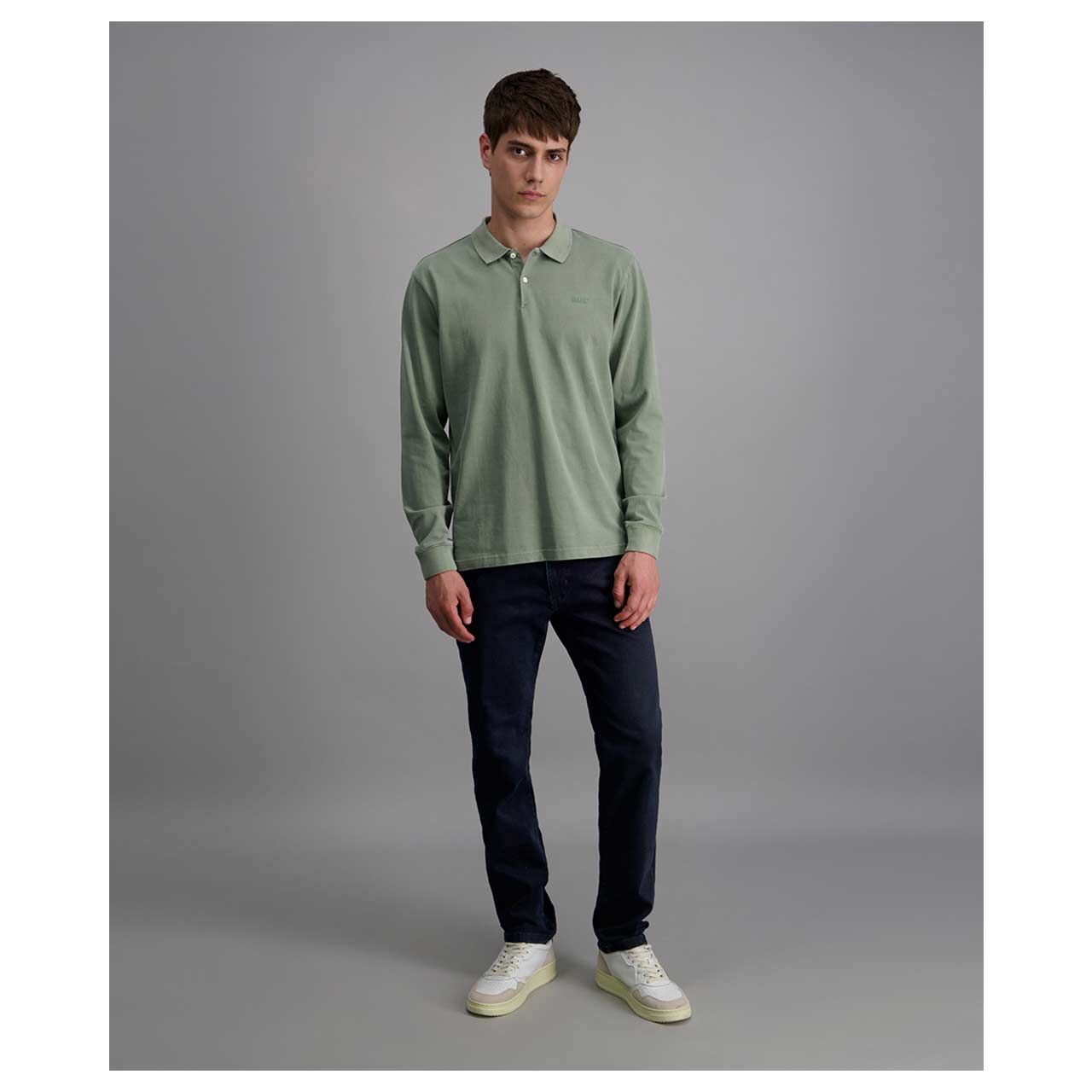 Stretch Herrenjeans Eric Megaflex in Dunkelblau, Ganzkörperansicht am Model