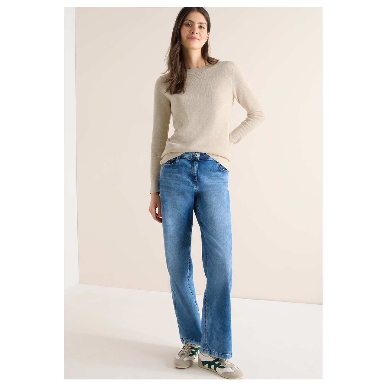 Damen Pullover Structured Boatneck in Beige meliert, Ganzkörperansicht am Model