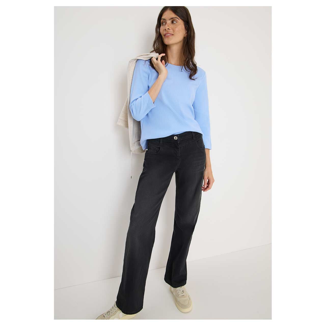 Damen 3/4 Arm Shirt Solid Rib von Cecil in Hellblau, Ganzkörperansicht am Model