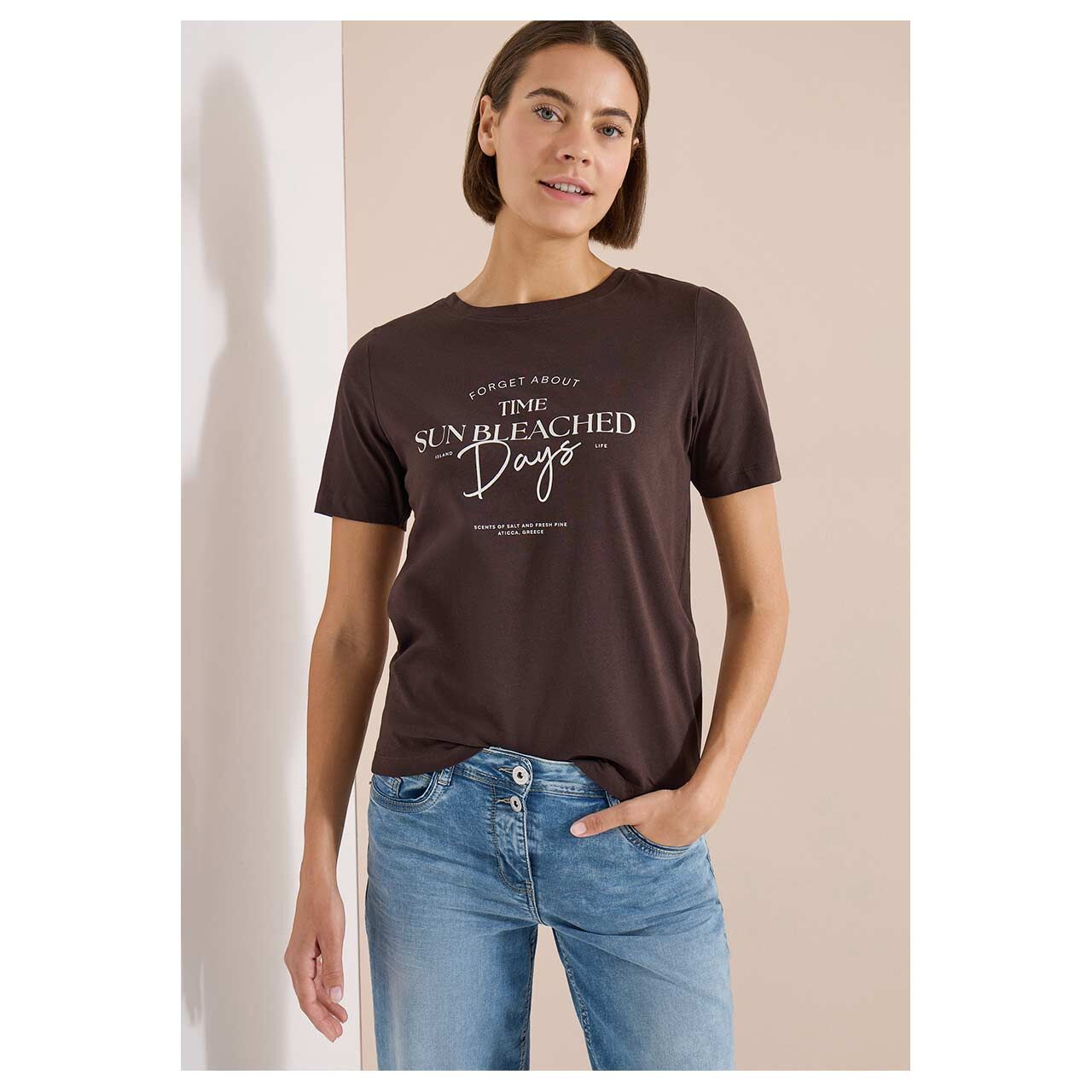 Damen T-Shirt Sun Bleached Days von Cecil in Dunkelbraun mit Print, Vorderansicht am Model
