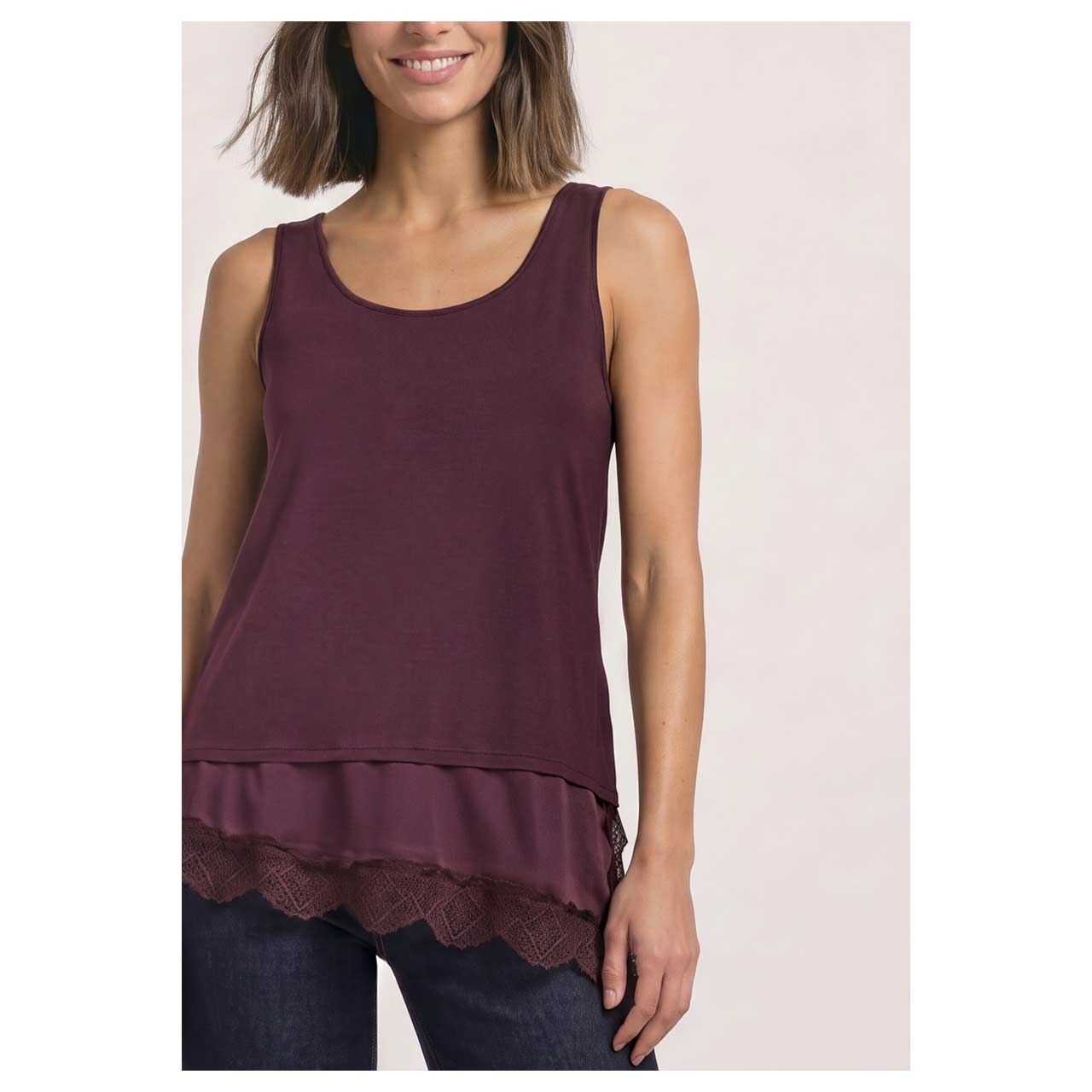 Damen Top Diagonal Woven Bottom von Street One in Lila, Vorderansicht am Model