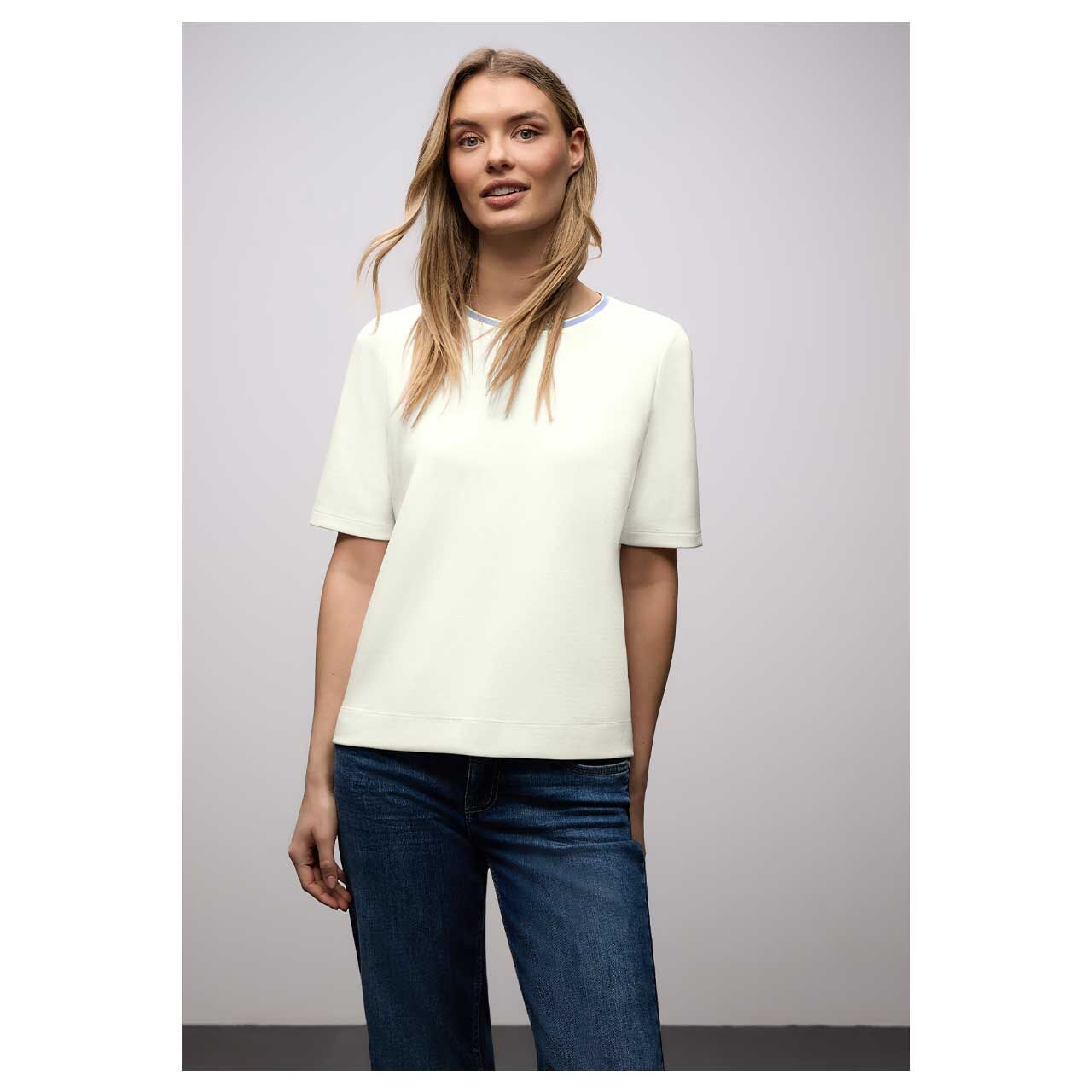 Damen T-Shirt Striped Collar von Street One in Cremeweiß, Vorderansicht am Model