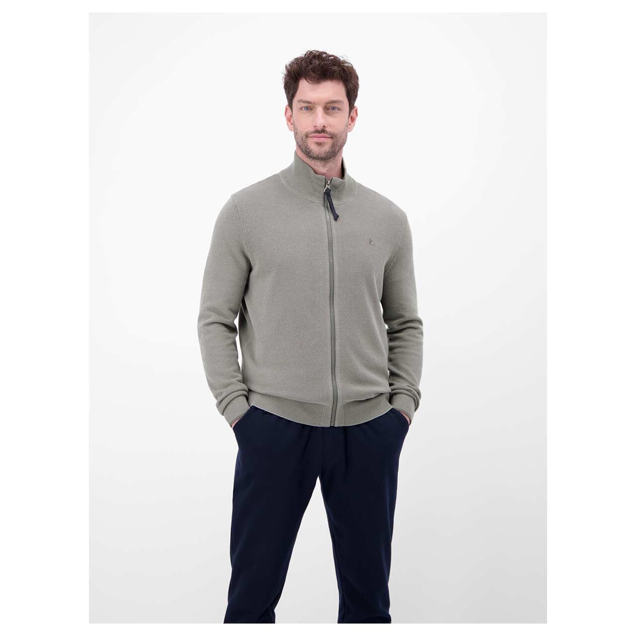 Herren Strickjacke von Lerros in Grau, Vorderansicht am Model