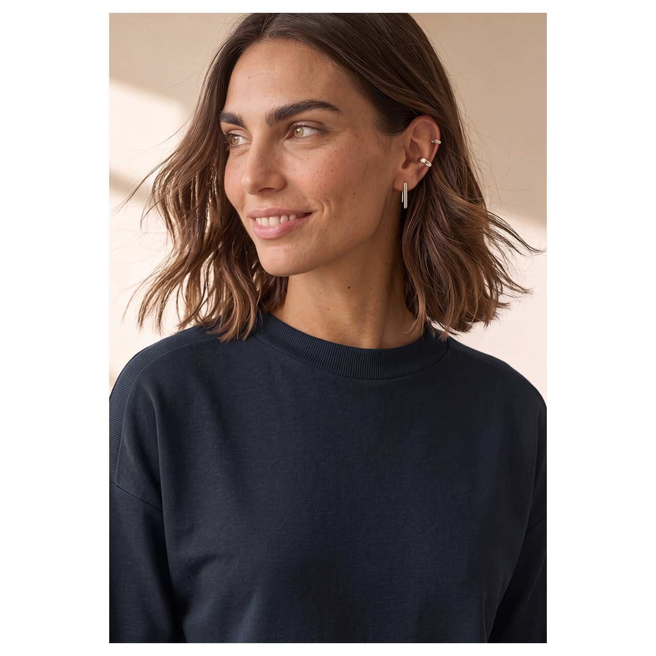 Street One Damen 3/4 Arm Shirt U-Boat Shirt in Dunkelblau, detaillierte Vorderansicht am Model