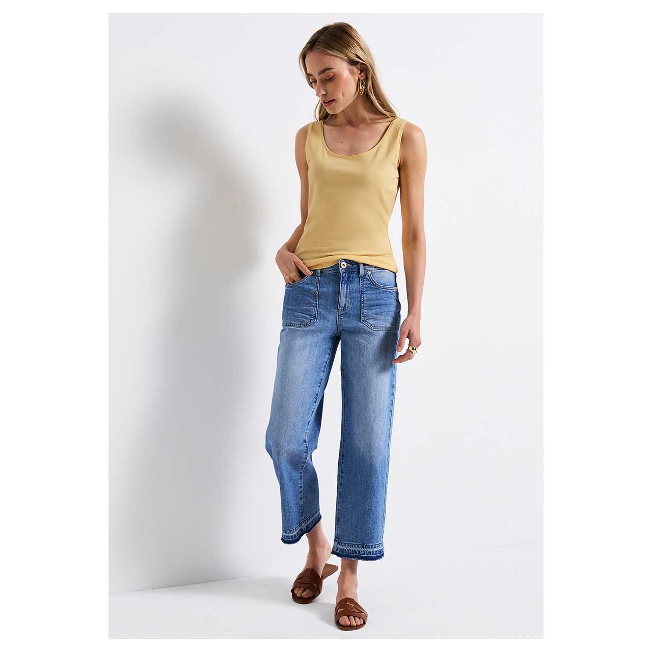Damen Top Anni von Street One in Gelb mit der Farbnummer 16901, Ganzkörperansicht Outfit Modell