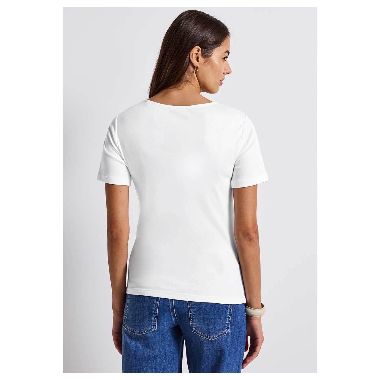 Damen T-Shirt Heart Neckline von Street One in Weiß, Rückansicht am Model