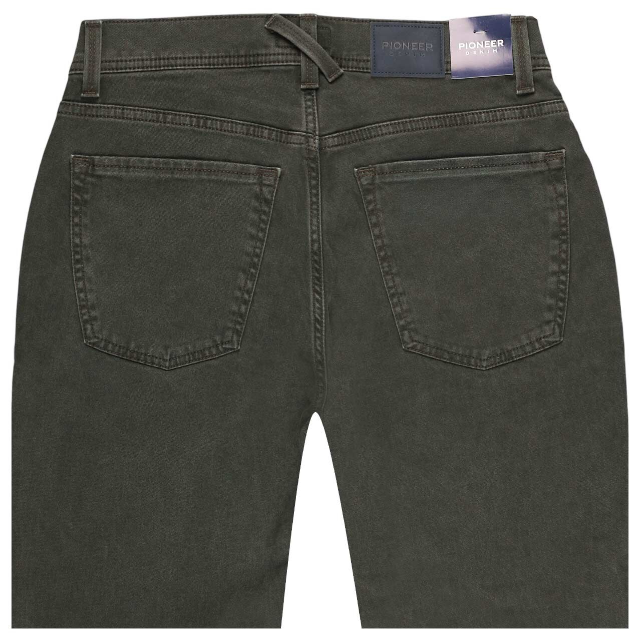Stretch Herrenjeans Rando in Dunkelgrün angewaschen von Pioneer, detaillierte Rückansicht