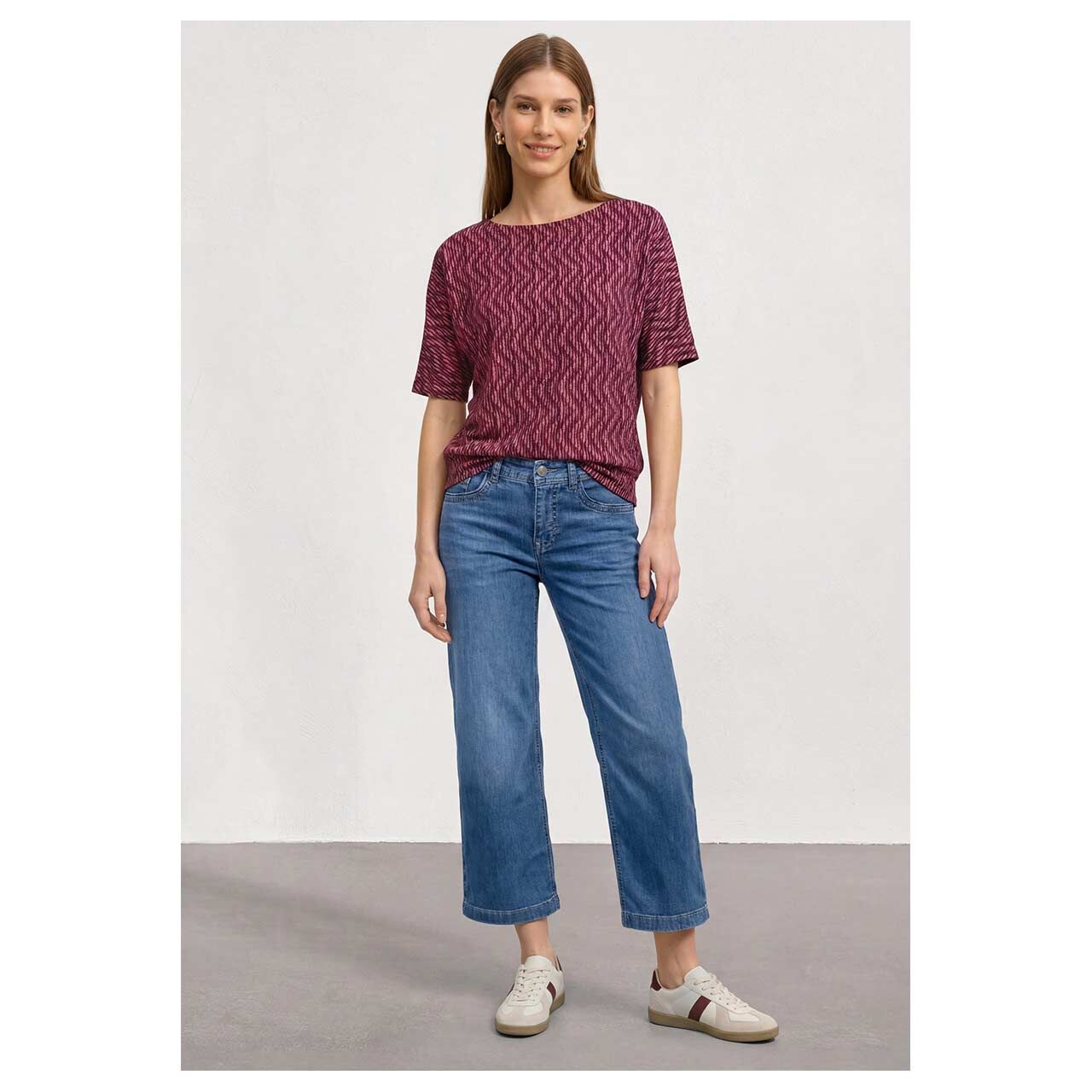 Damen T-Shirt Printed Bottom Cuff von Street One in Pink mit Print, Ganzkörperansicht am Model