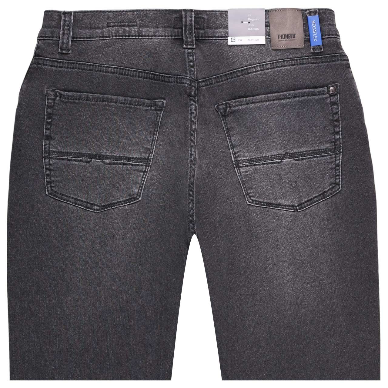 Herren Jeans Rando Megaflex von Pioneer in Dunkelgrau angewaschen, detaillierte Rückansicht