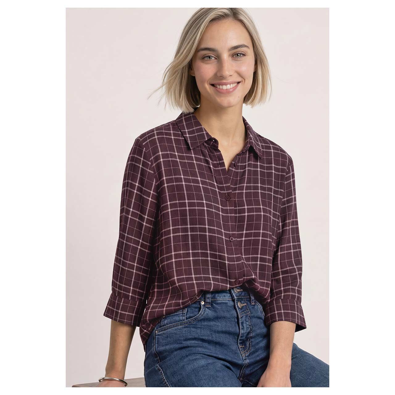 Damen 3/4 Arm Bluse check Shirtcollar von Street One in Lila kariert, Vorderansicht am Model