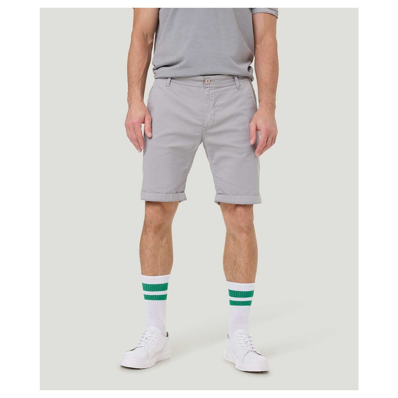 Stretch Herren Chino Baumwoll Bermuda Lenny in Grau von Pioneer, Nahaufnahme Model Vorderansicht