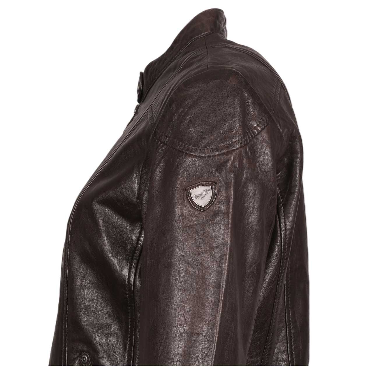 Damen Lederjacke Keilli von Mauritius in Dunkelbraun, seitliche Detailansicht von Logo
