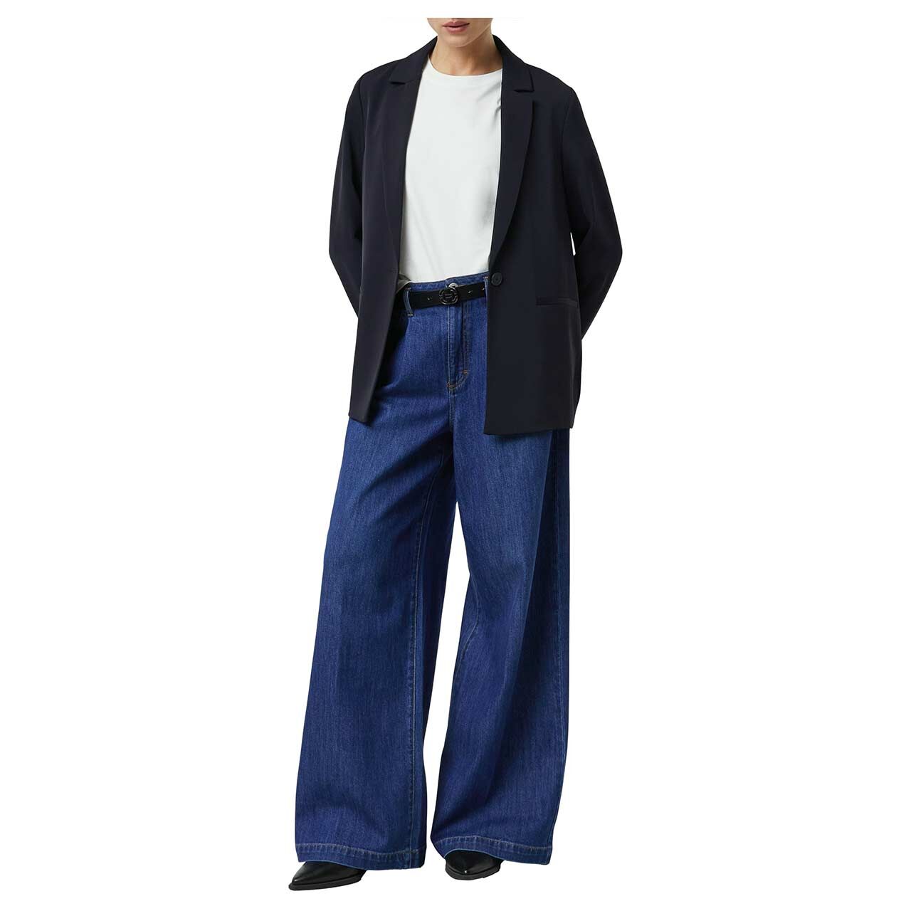 Damen Blazer von Comma in Dunkelblau, Ganzkörperansicht am Model