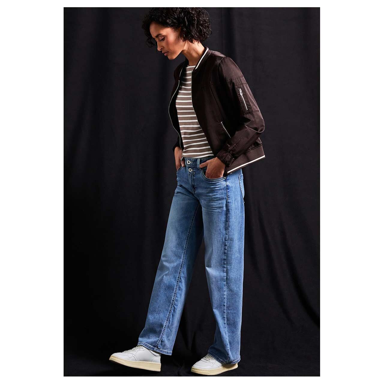 Damen 3/4 Arm Shirt Basic U-Boat von Street One in Braun gestreift, Seitenansicht am Model