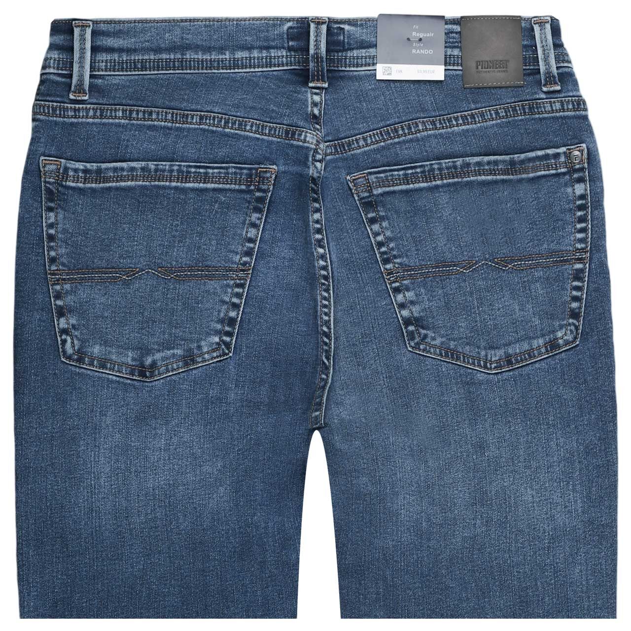 Stretch Herrenjeans Rando in Blau verwaschen von Pioneer, detaillierte Rückansicht