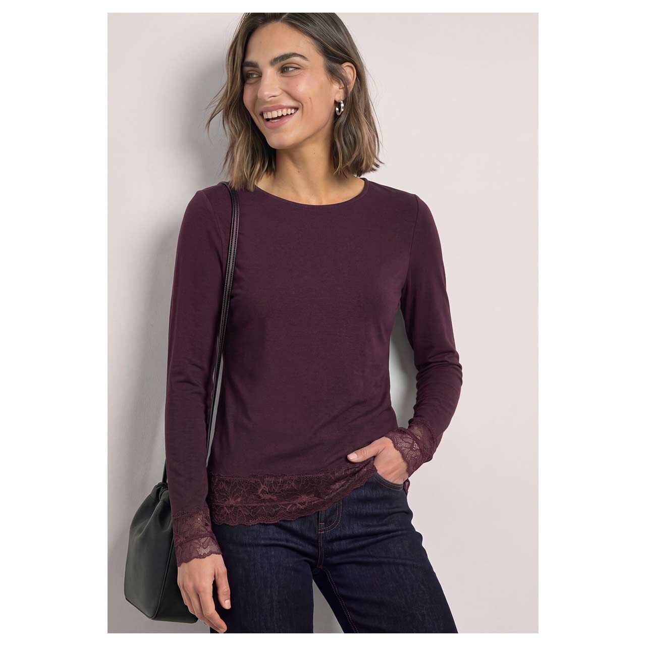 Damen Langarm Shirt Basic Lace Cuffs von Street One in Lila, Vorderansicht am Model