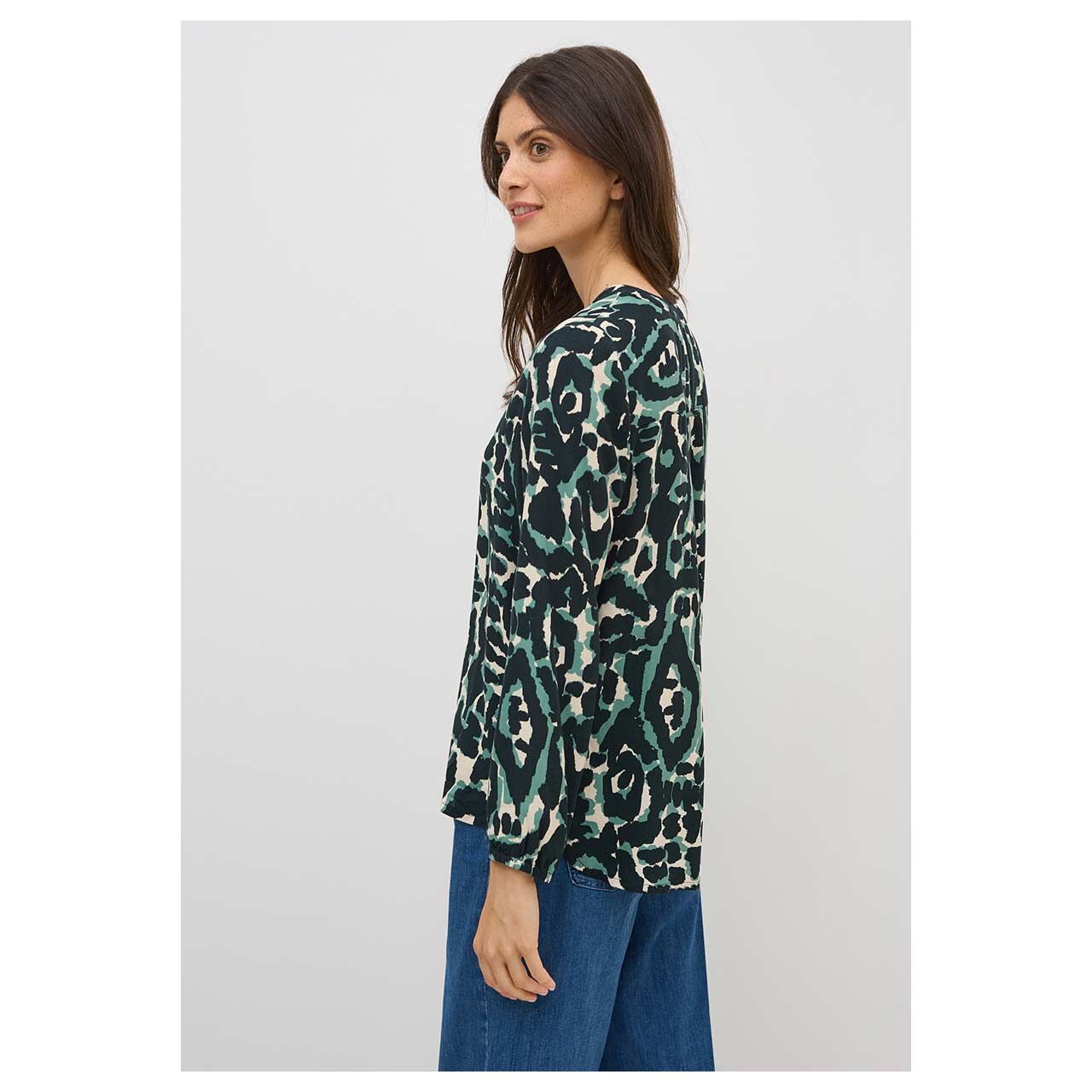 Damen Langarm Bluse von Cecil in Dunkelgrün mit Print, Seitenansicht am Model