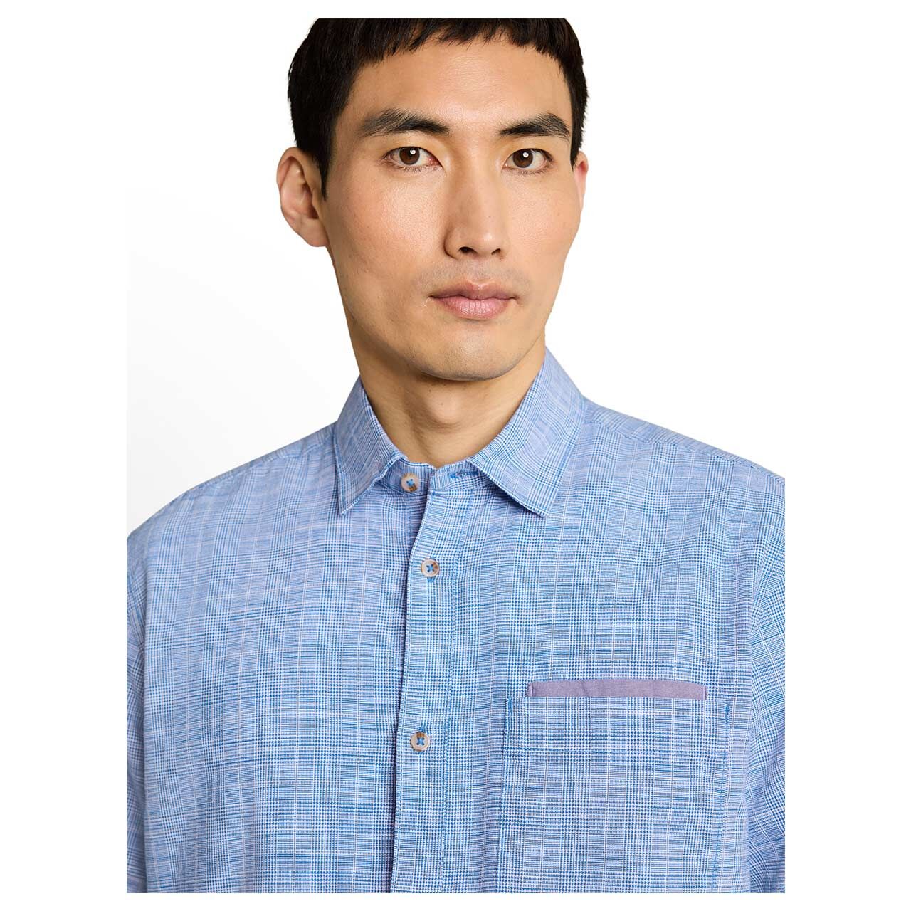 Herren 1/2 Arm Hemd  von Tom Tailor in Blau kariert, detaillierte Vorderansicht am Model