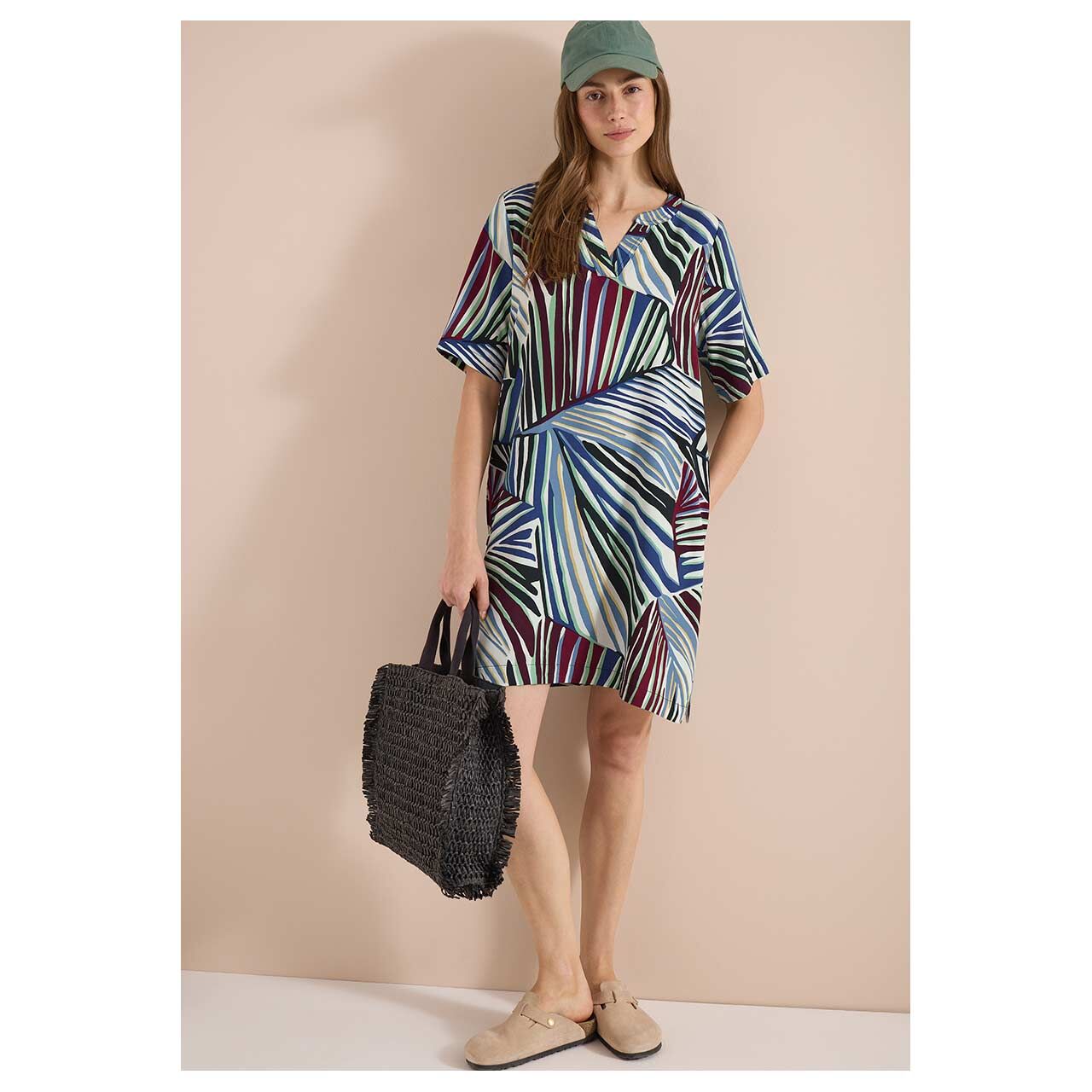 Damen Kurzarm Kleid Allover Print Dress von Cecil in Grün mit Print, Ganzkörperansicht