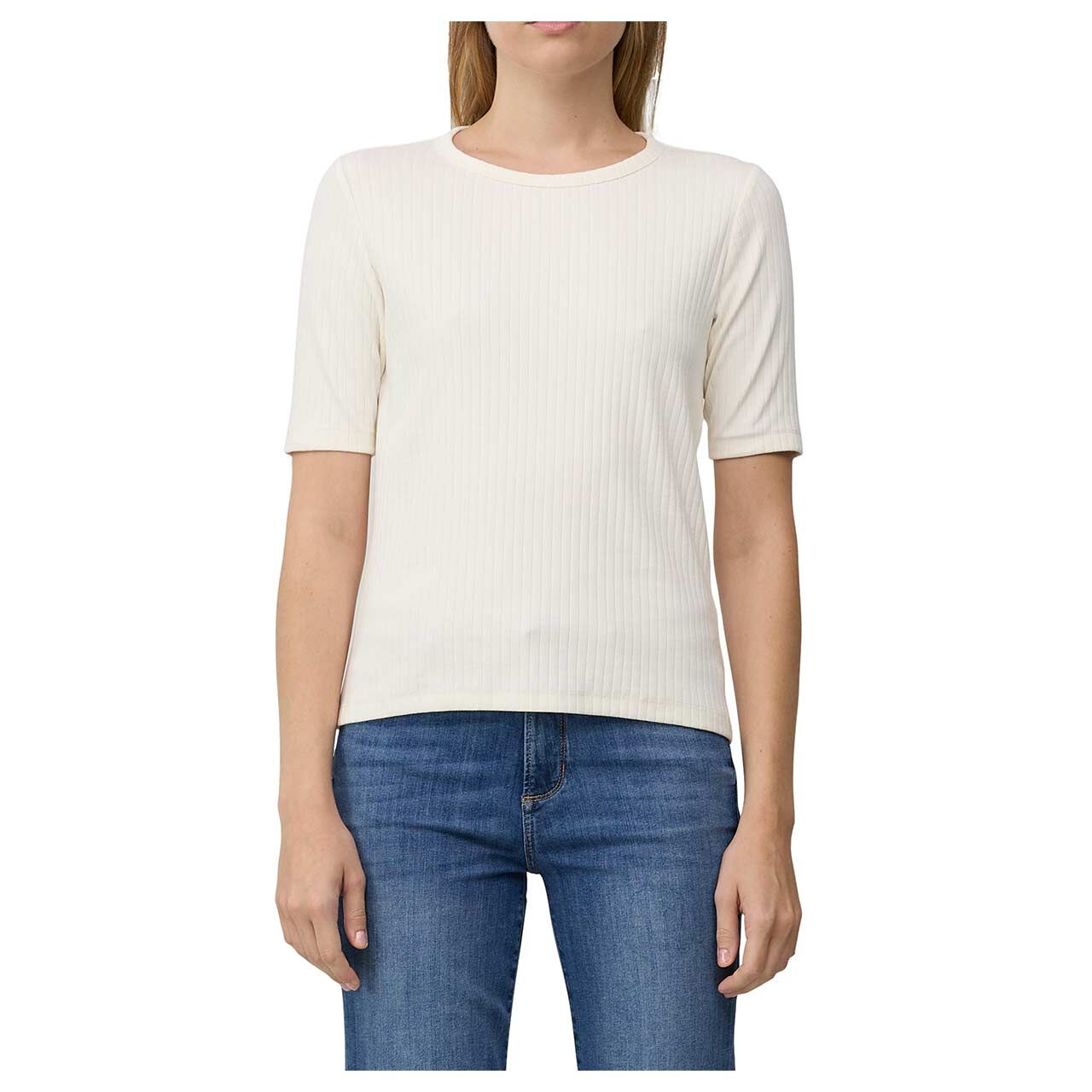s. Oliver Damen T-Shirt in Cremeweiß, Vorderansicht am Model